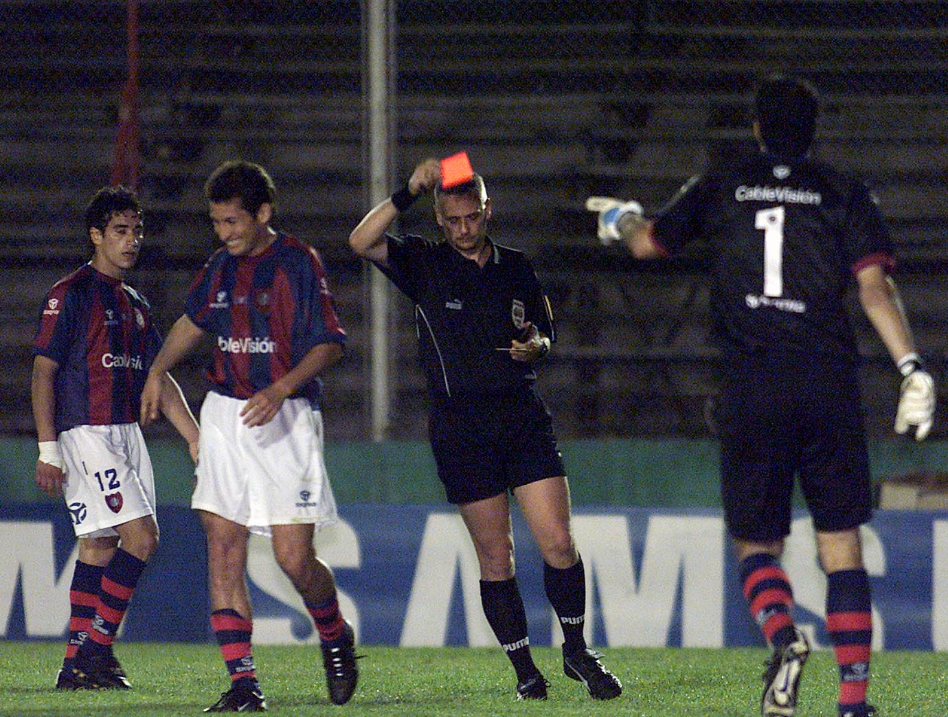 90' · Tarjeta Roja · Paredes, Aldo Gustavo