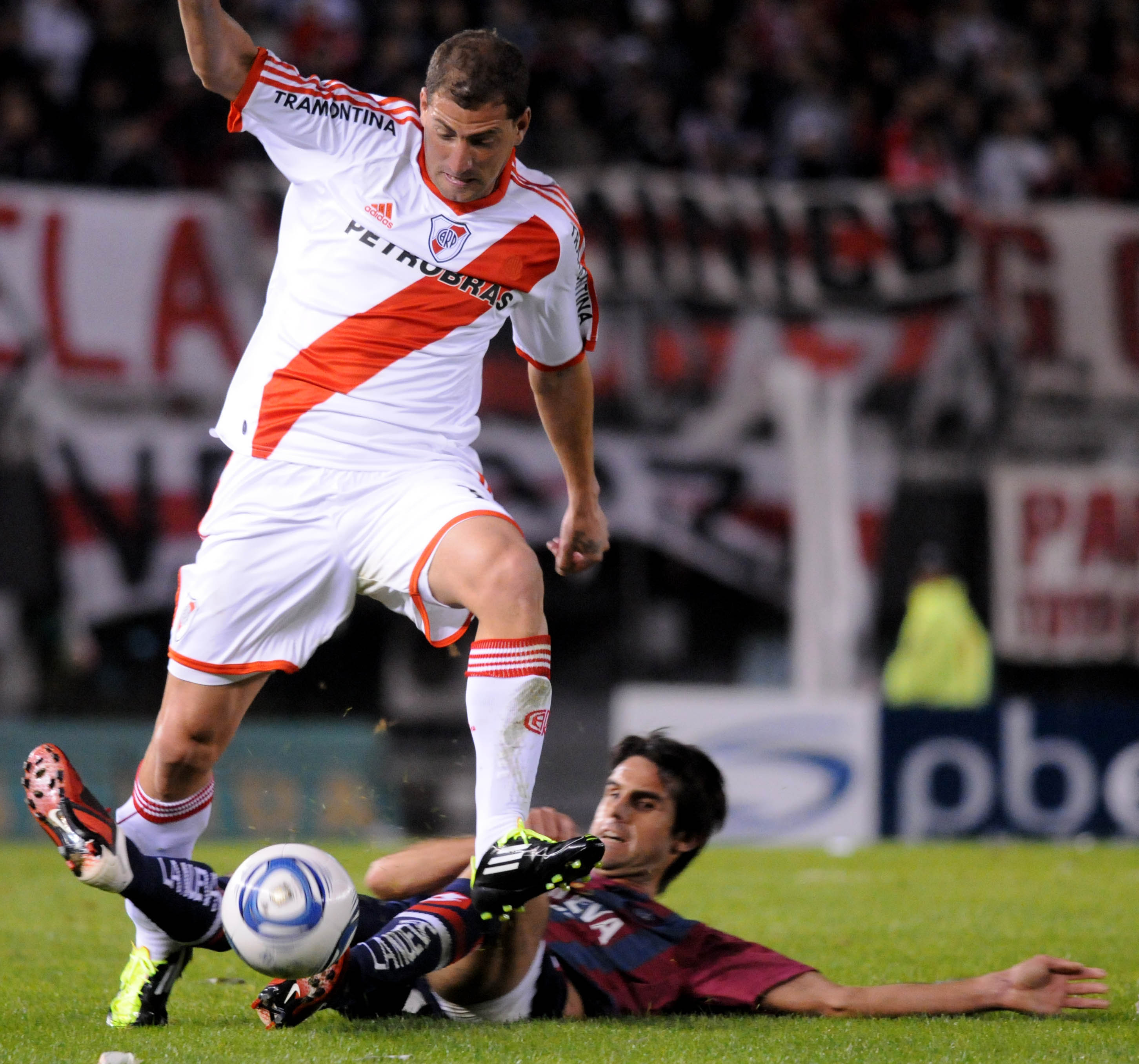 Cambio (Salida) — vs River Plate
