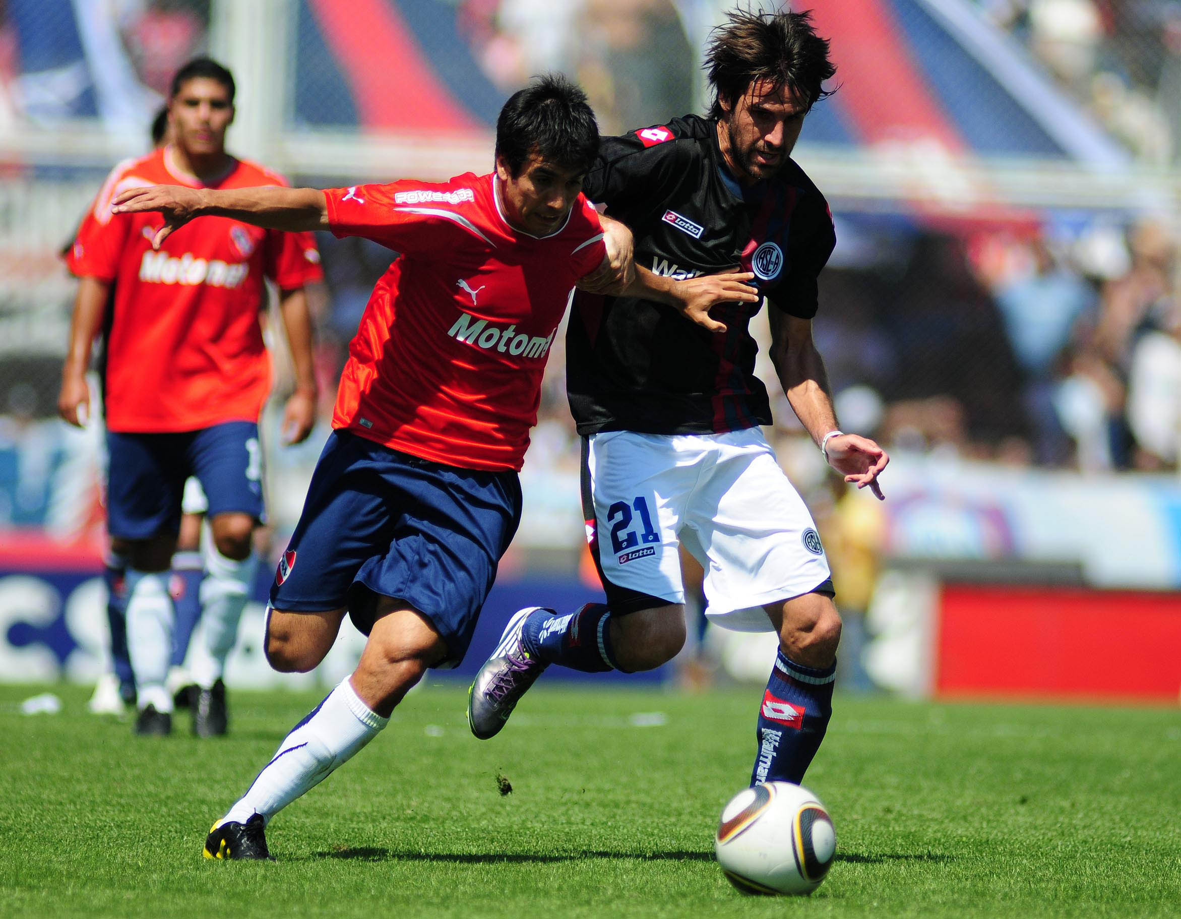 74' · Tarjeta Amarilla · Pereyra, Guillermo