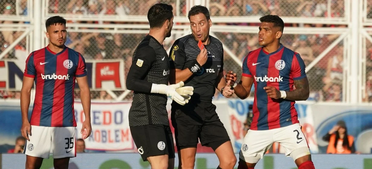 Tarjeta Roja — vs Racing Club