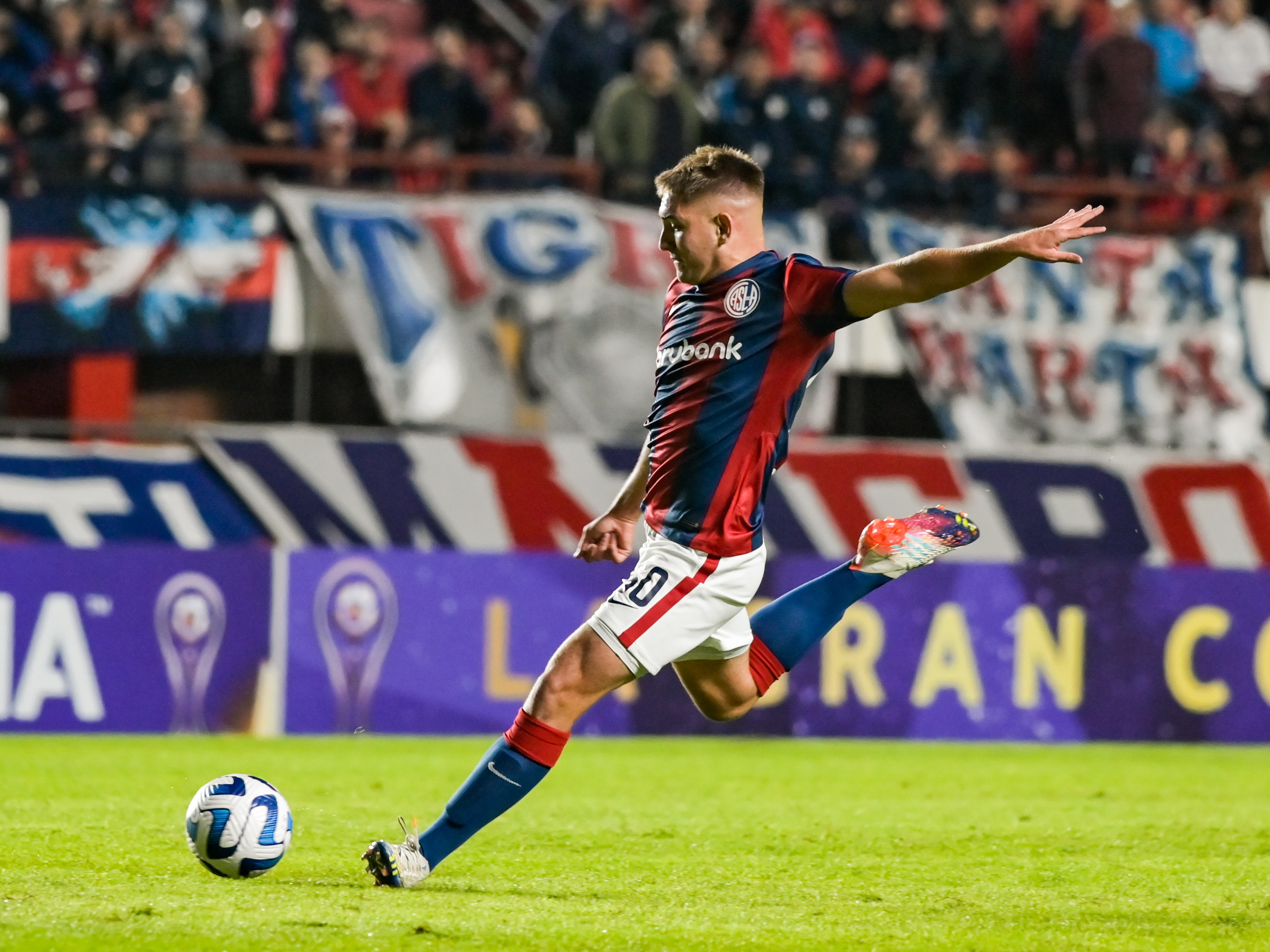 Tarjeta Amarilla — vs Fortaleza (Brasil)