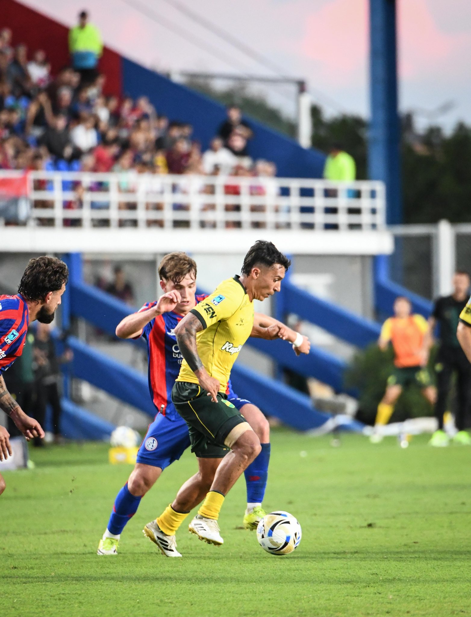 Cambio (Salida) — vs Defensa y Justicia
