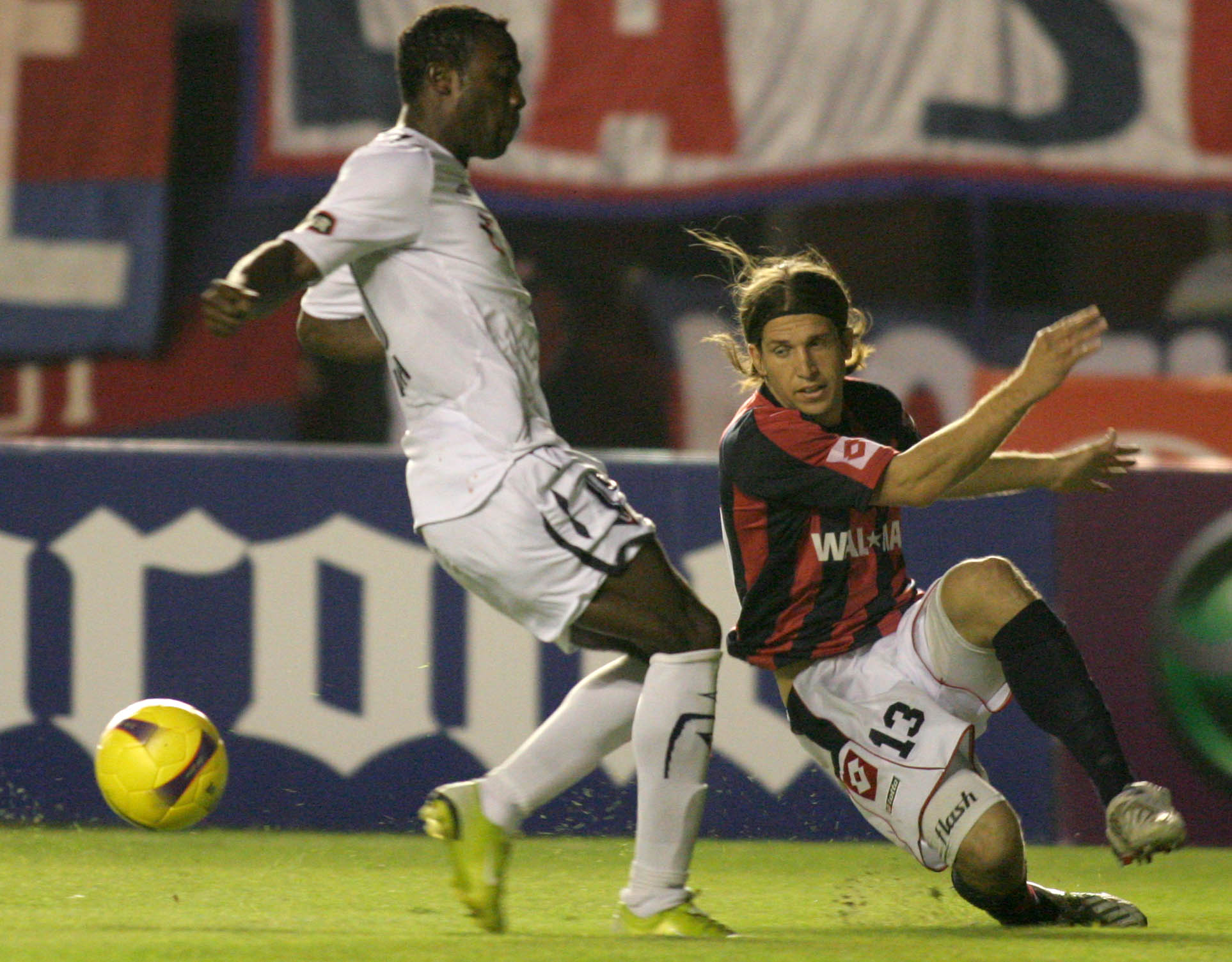 64' · Cambio (Salida) · Placente, Diego Rodolfo