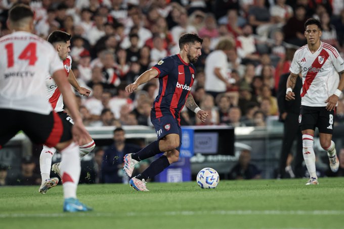 Tarjeta Amarilla — vs River Plate