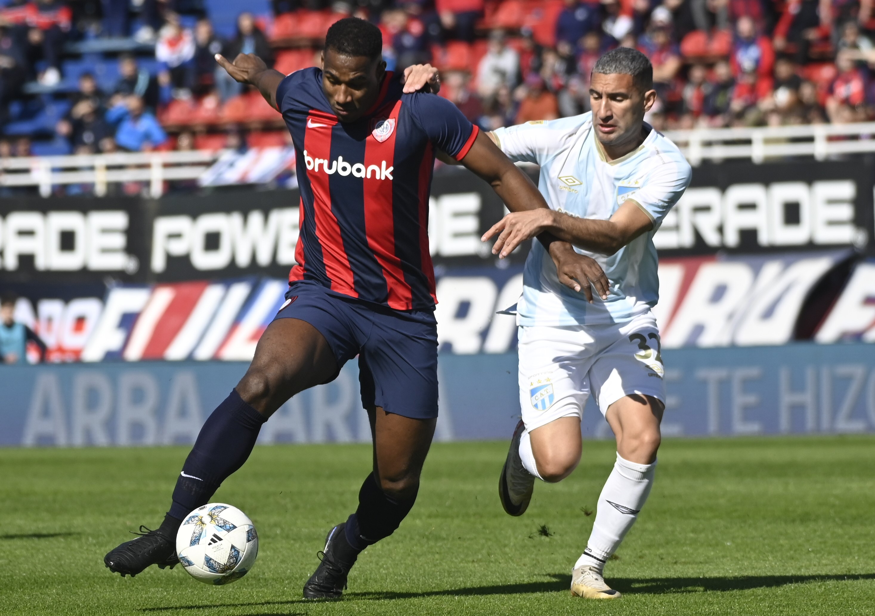 Cambio (Salida) — vs Atletico Tucuman