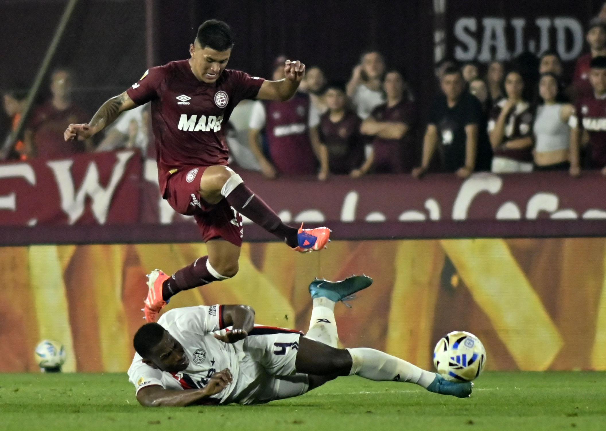Tarjeta Amarilla — vs Lanus