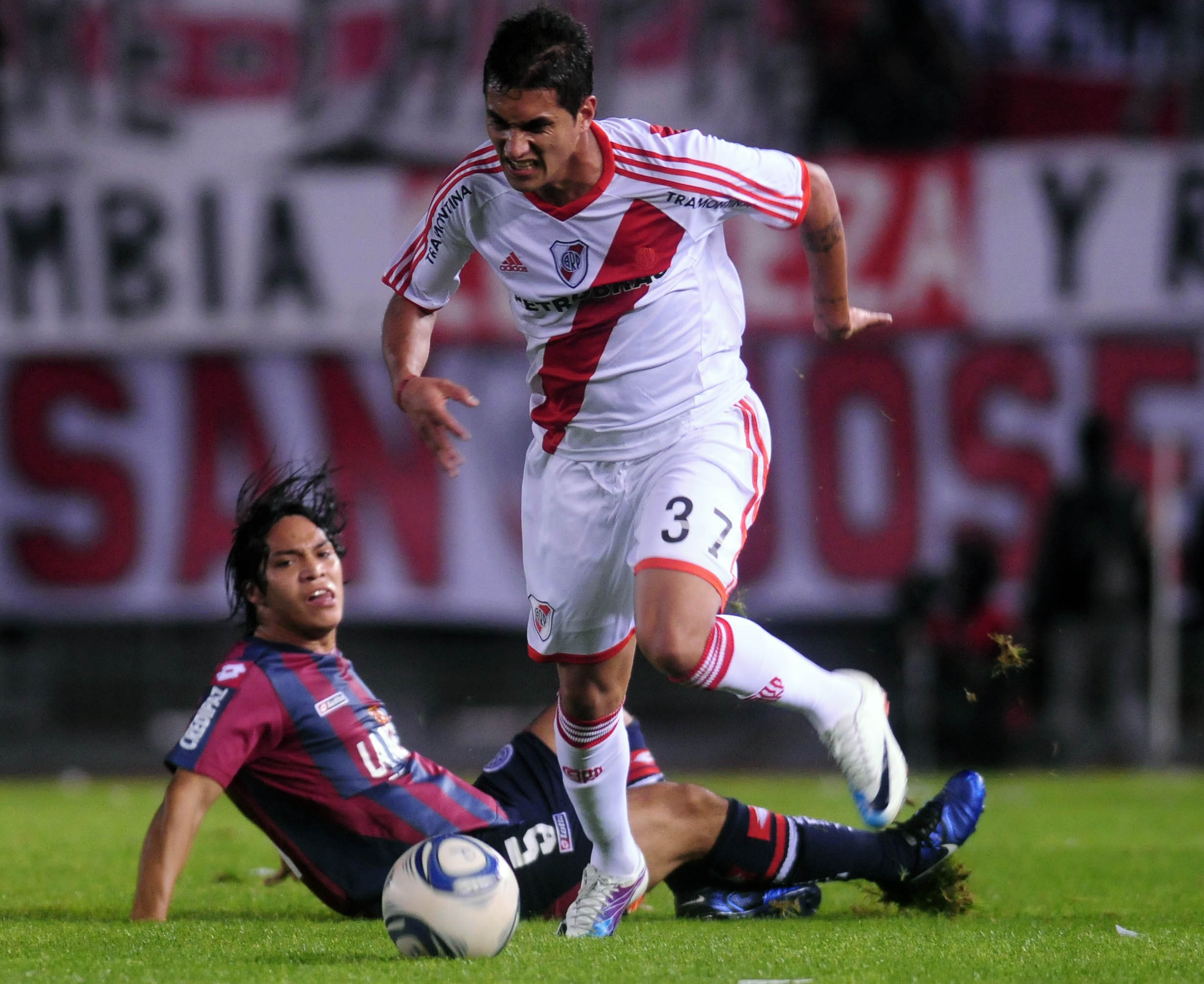 Cambio (Salida) — vs River Plate