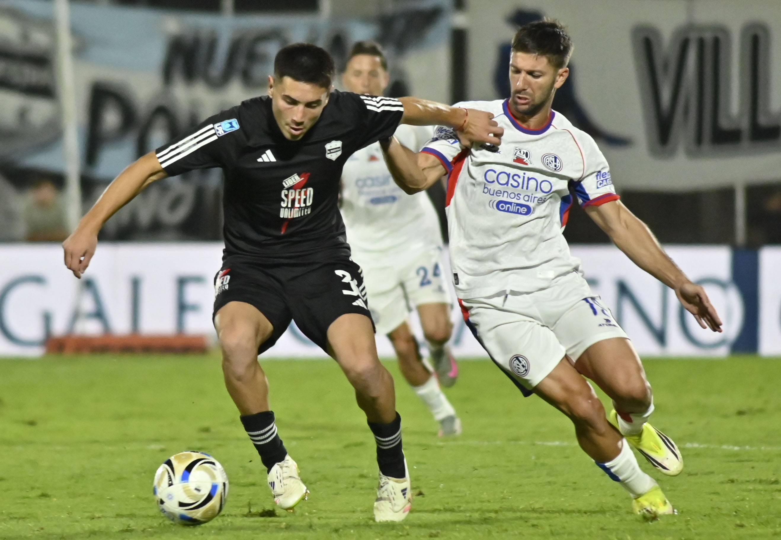 77' · Cambio (Salida) · Vietto, Luciano