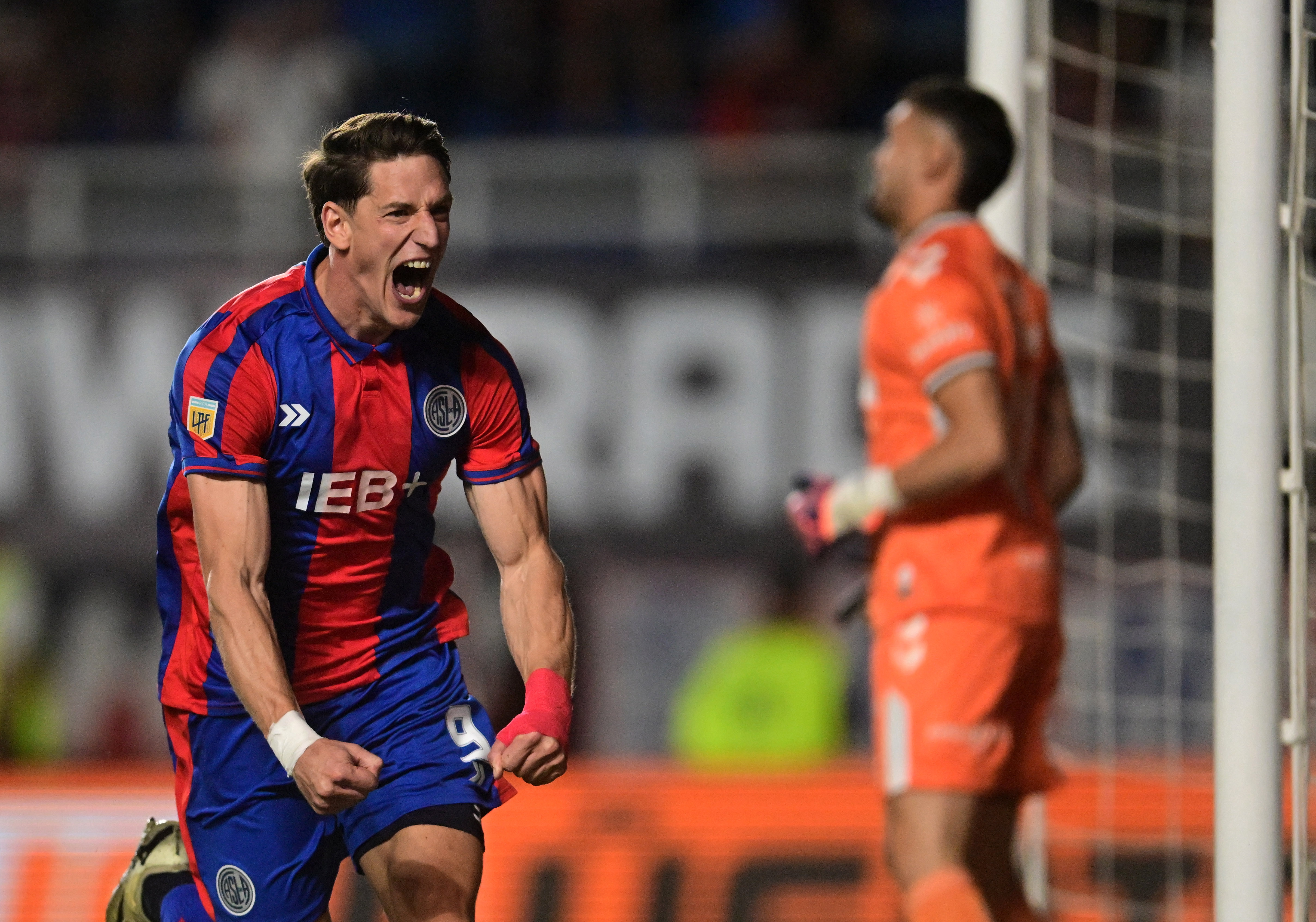 91' · Penal convertido · Vombergar, Andrés