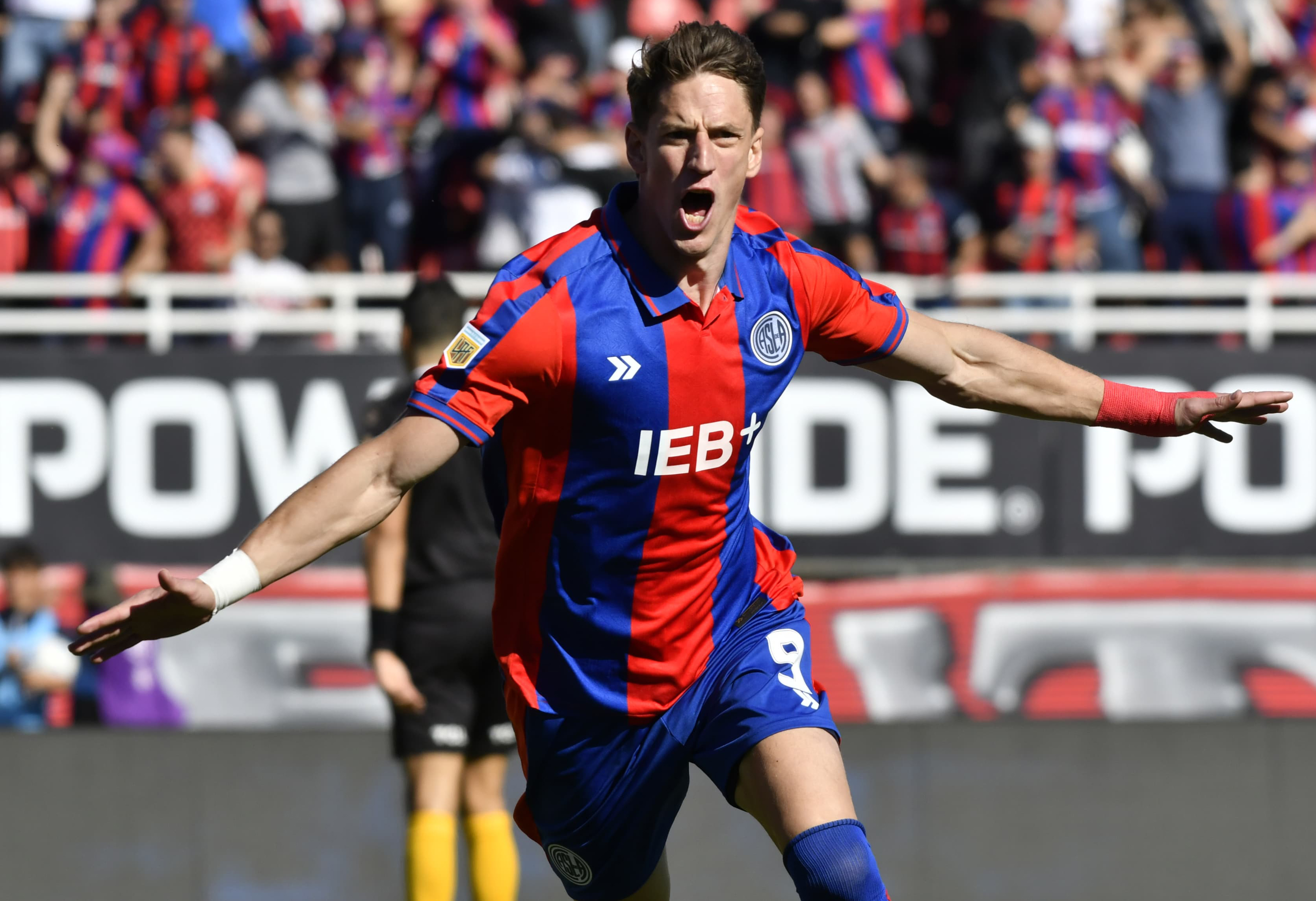 4' · Gol · Vombergar, Andrés