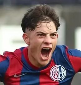 Giay, Agustín